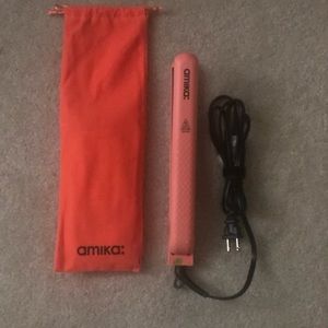amika: flat iron